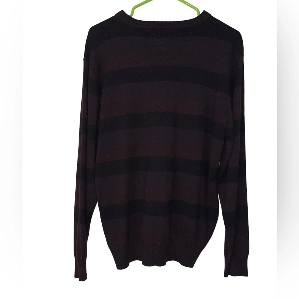 Cedar wood State men’s sweater. Size medium GUC